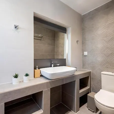 Beautiful In Near The Sea Apartment