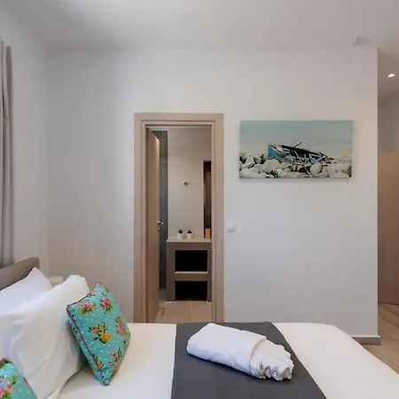 Apartment Beautiful In Near The Sea Alikí